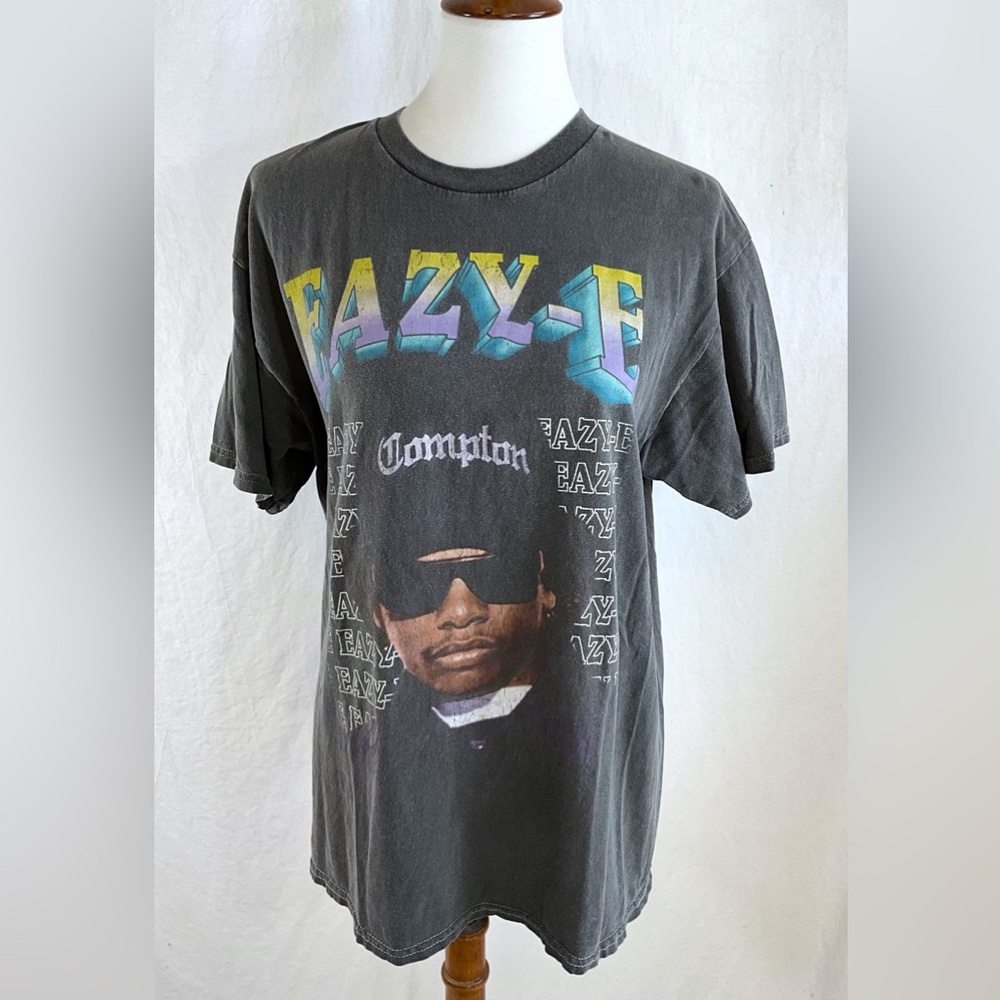 Vintage Eazy-E Compton Graphic T-Shirt – Men’s Large